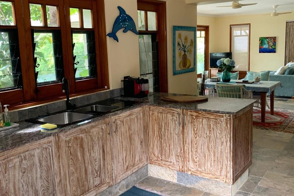 אוק ביץ' Beachfront Dolphin Cabin מראה חיצוני תמונה